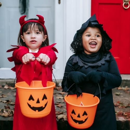 kids trick or treating 