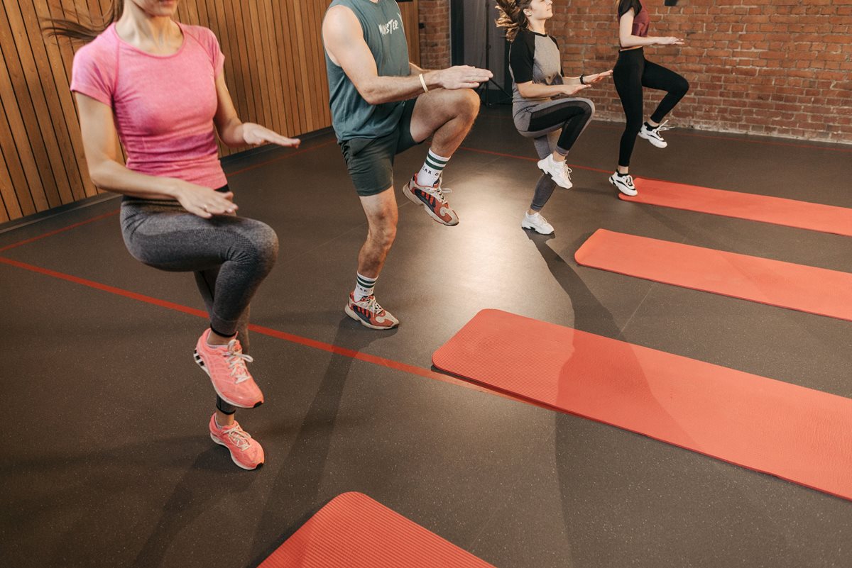 People doing a HIIT exercise workout
