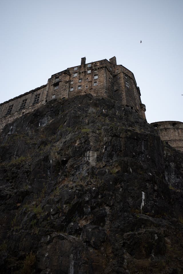 Majestic View of Edinburgh Castle's Cliffside