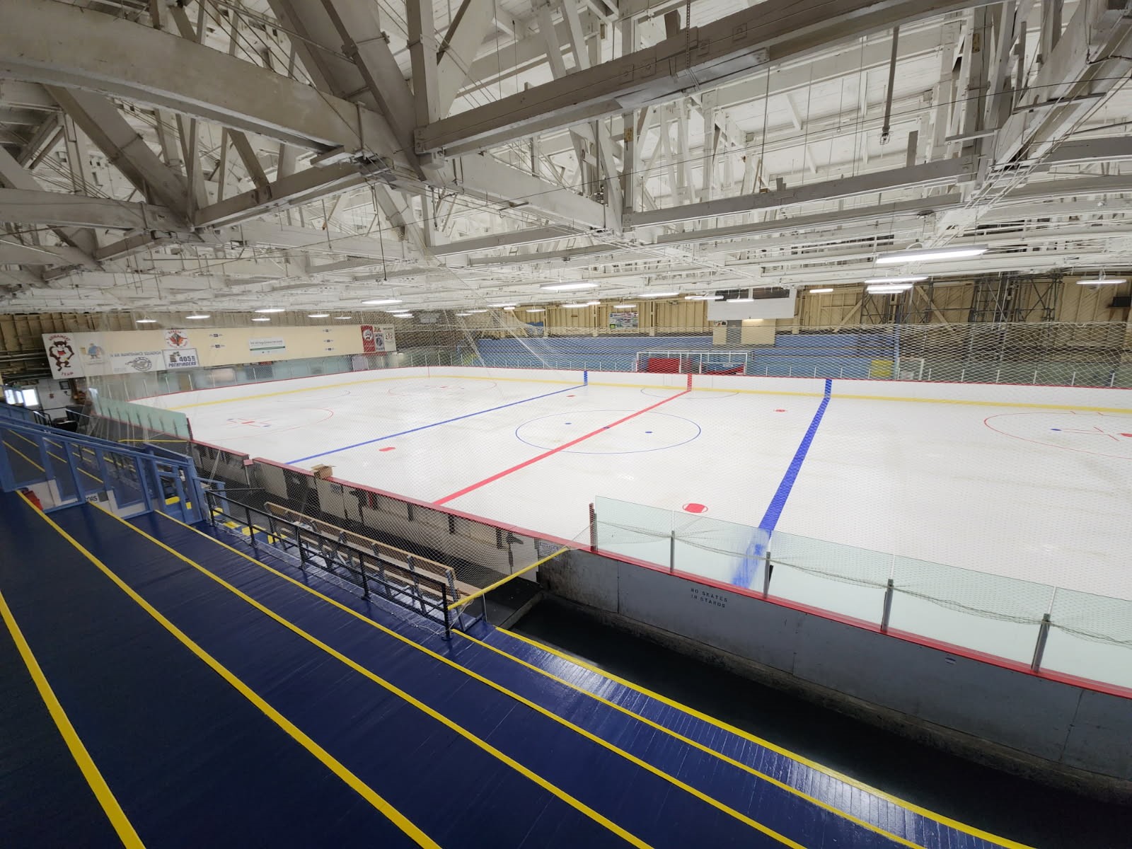 a picture of the Greenwood Gardens Ice surface